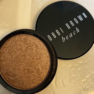 Bobbi brown shimmer powder.